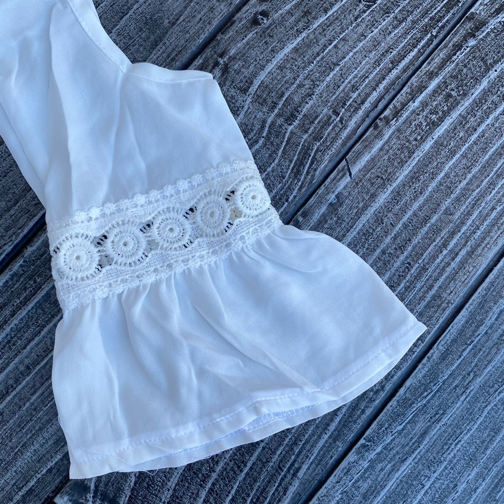 White Off Shoulders Lace Bell Sleeves Romper - Picture 4 of 7